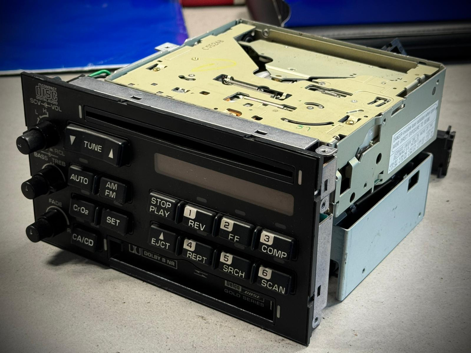 41044596-46.jpg