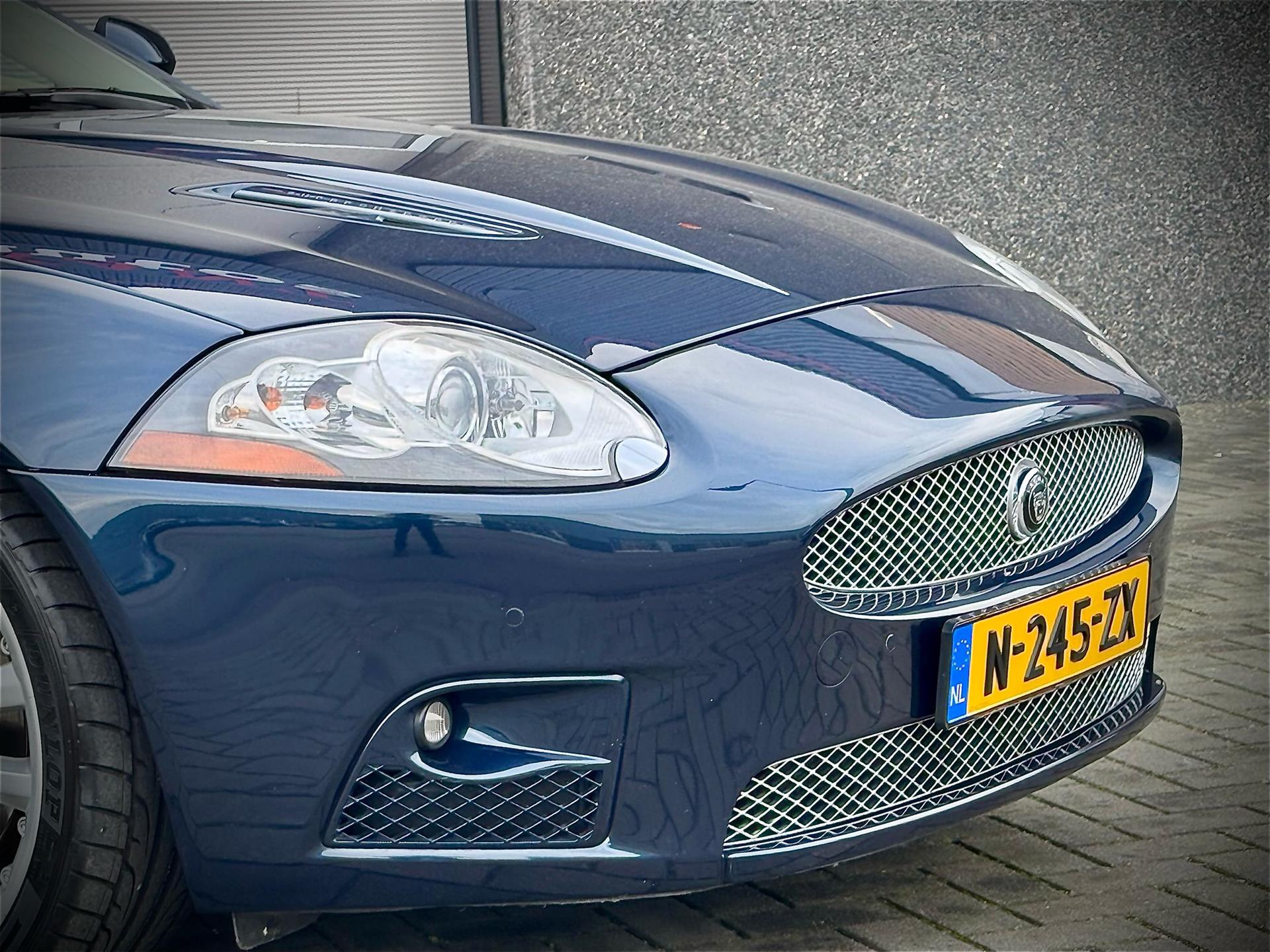42989307-9.jpg