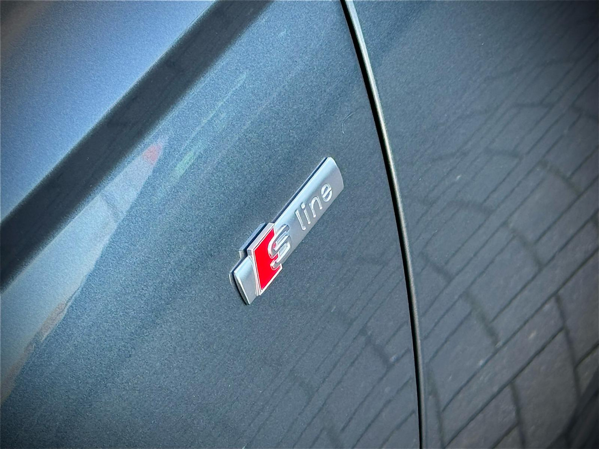 43744892-10.jpg