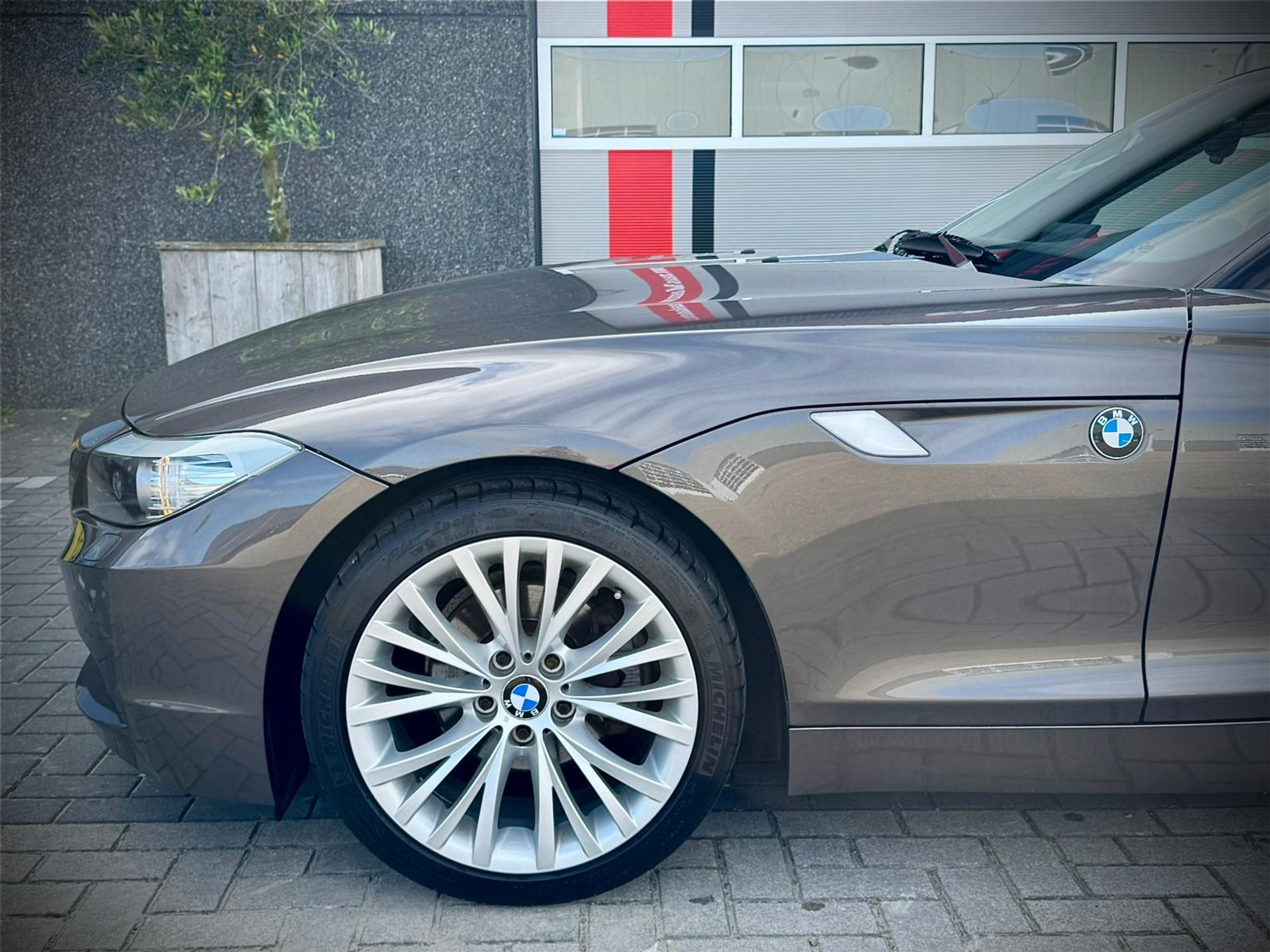 45872748-5.jpg