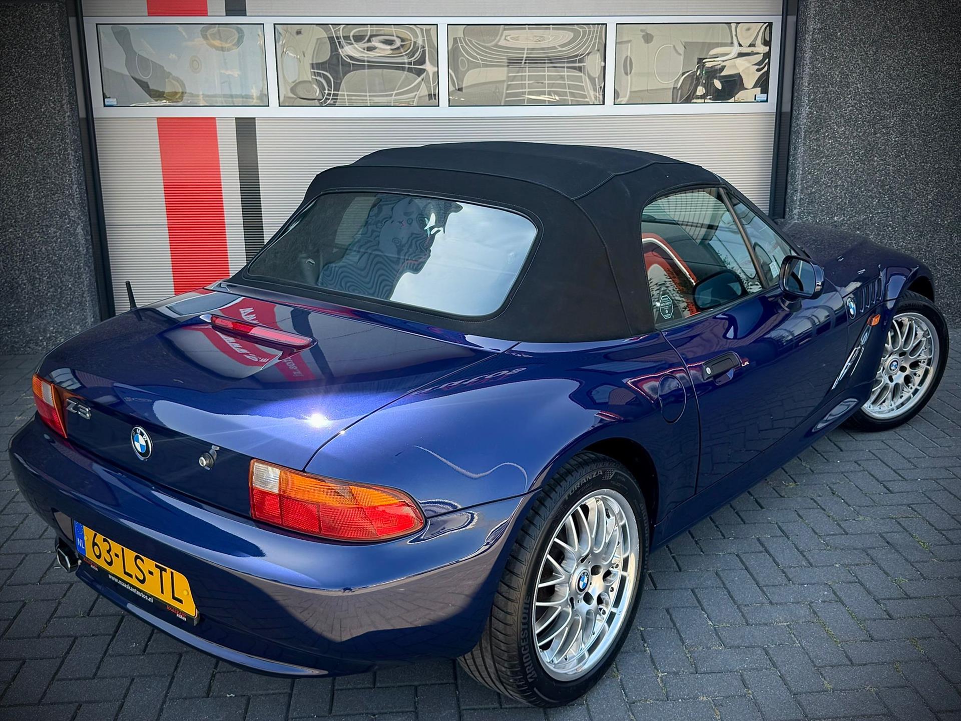 45930240-4.jpg