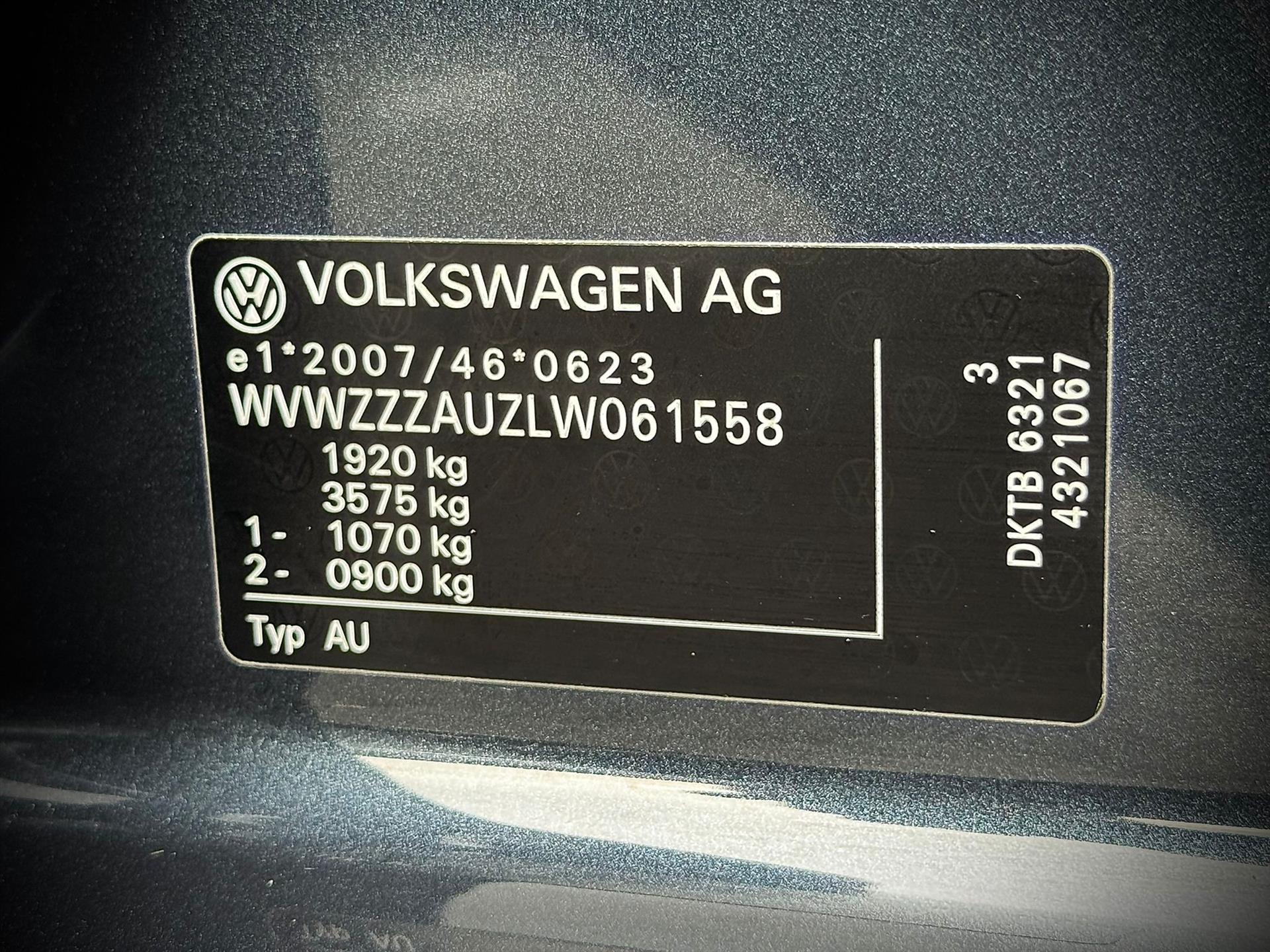 47013191-14.jpg