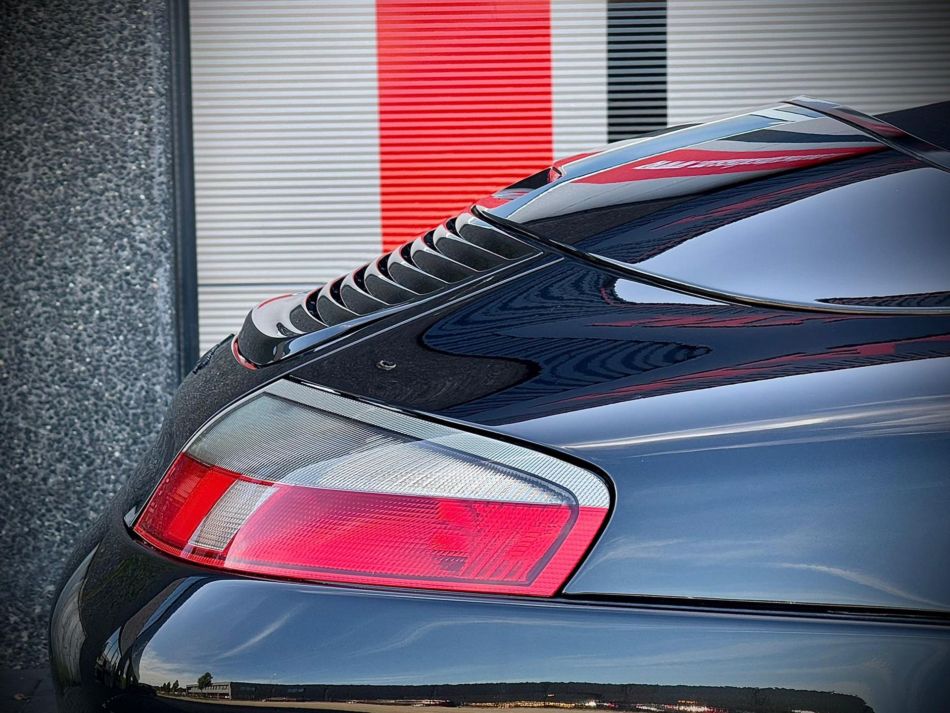 47756709-10.jpg