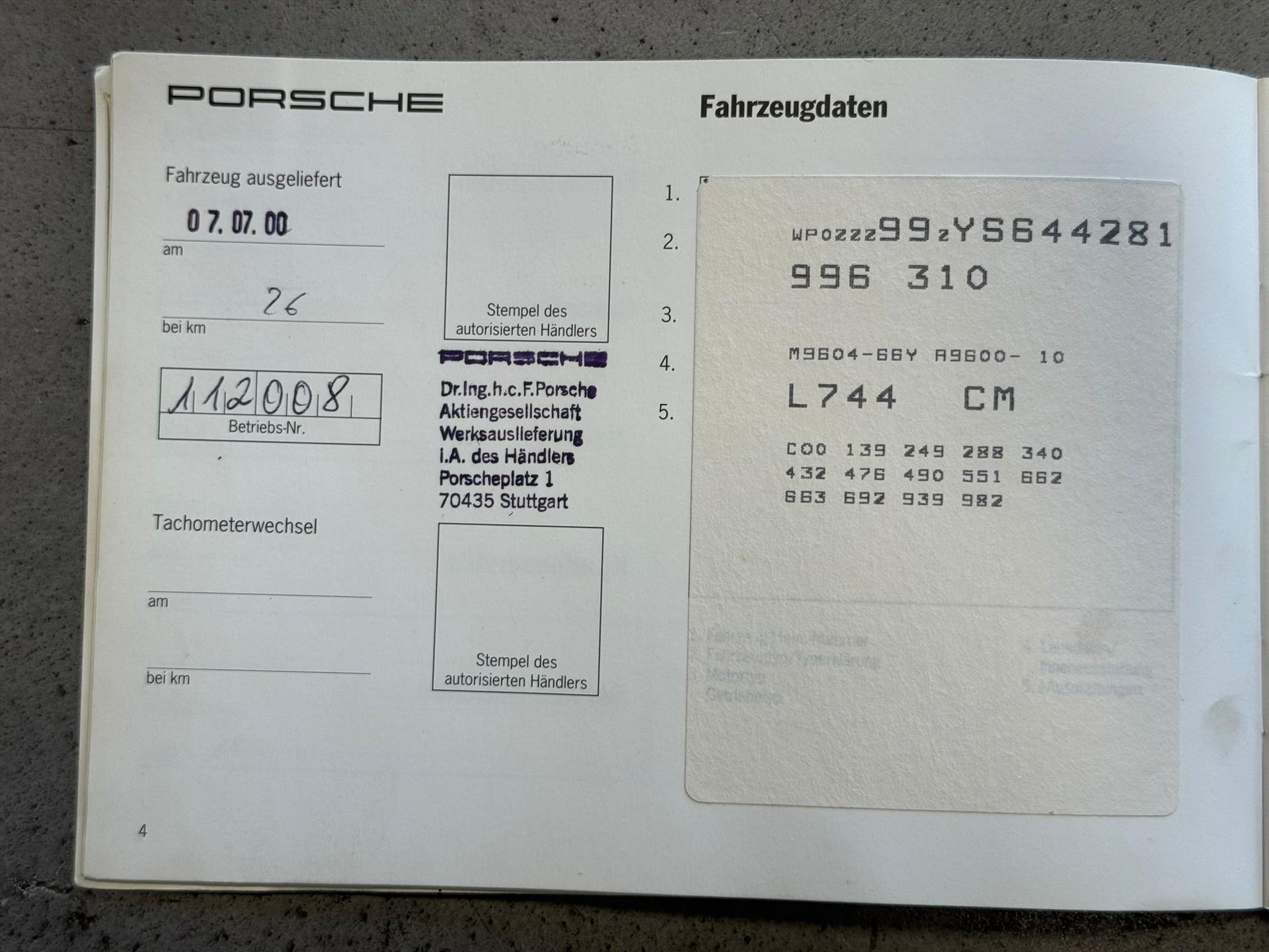 47756709-25.jpg