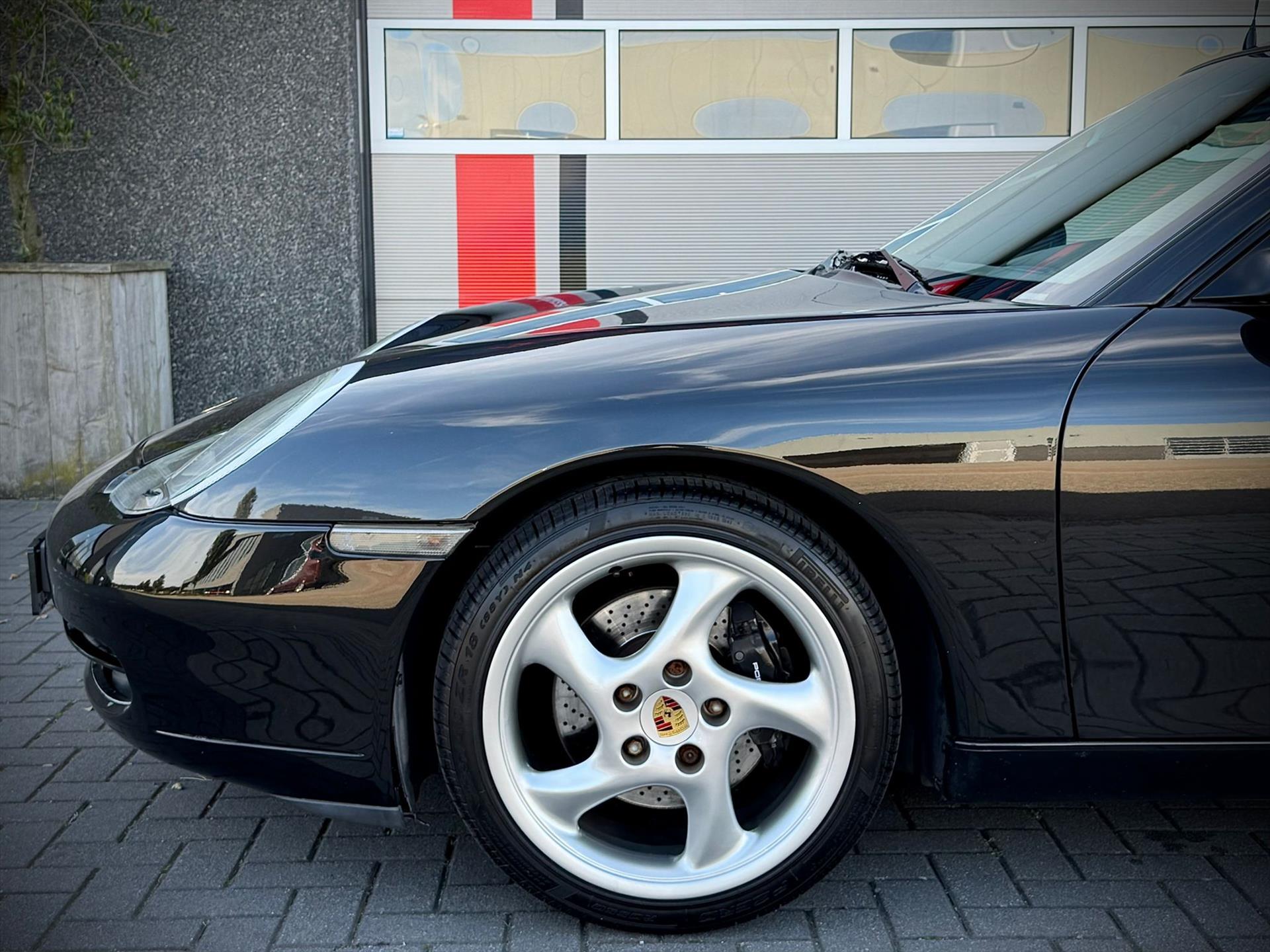47756709-3.jpg