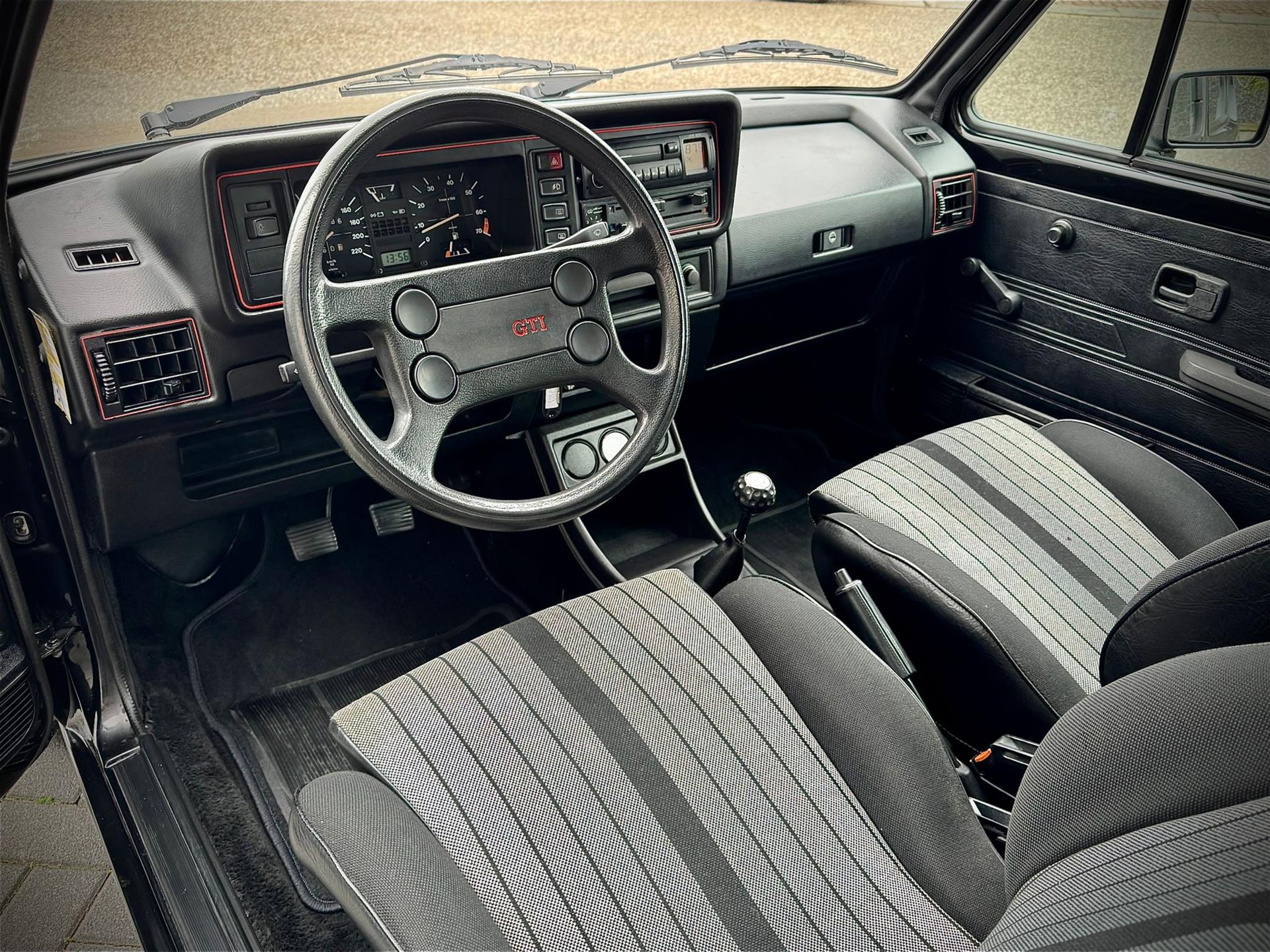 47989034-26.jpg