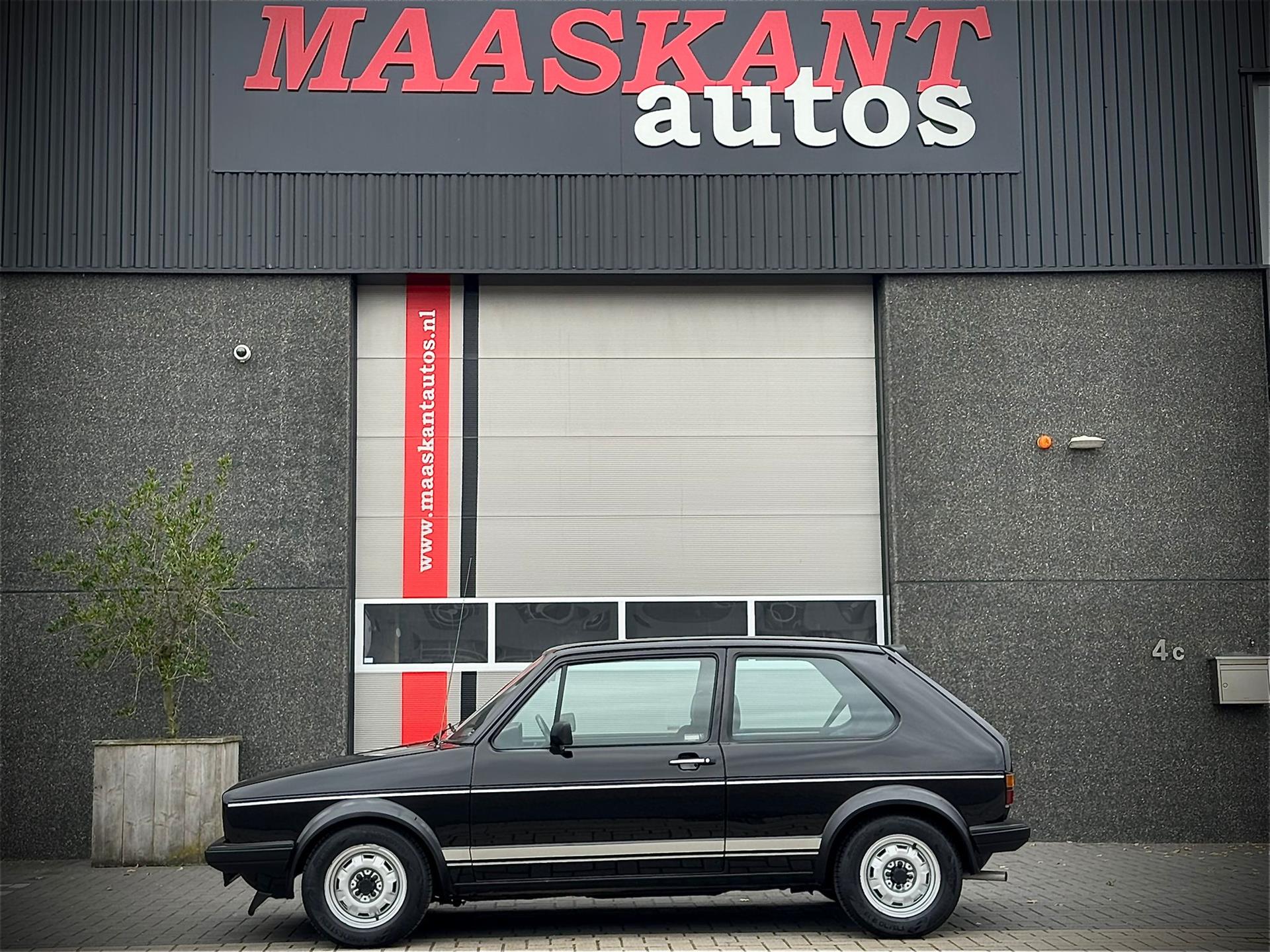 47989034-3.jpg