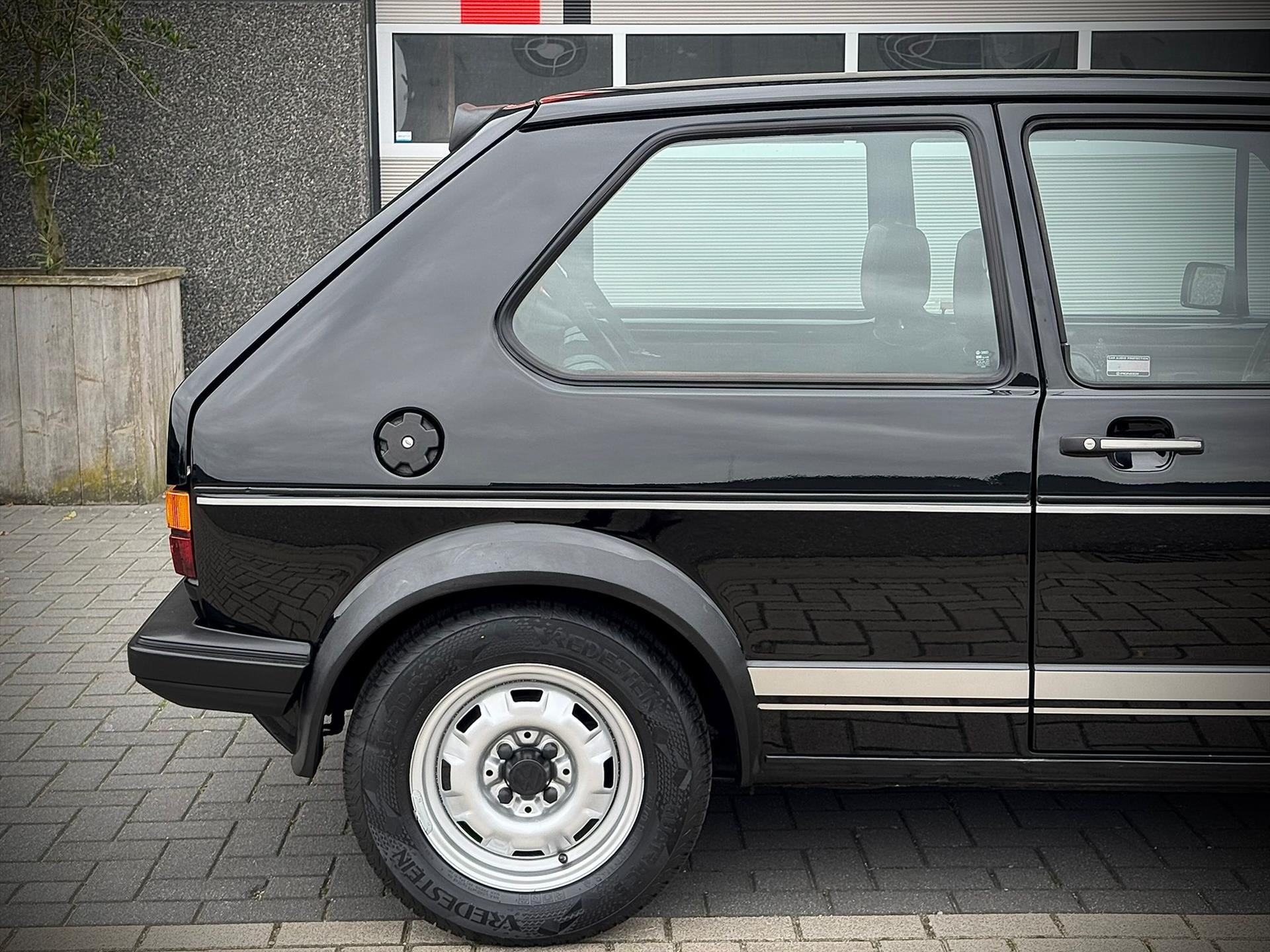 47989034-6.jpg
